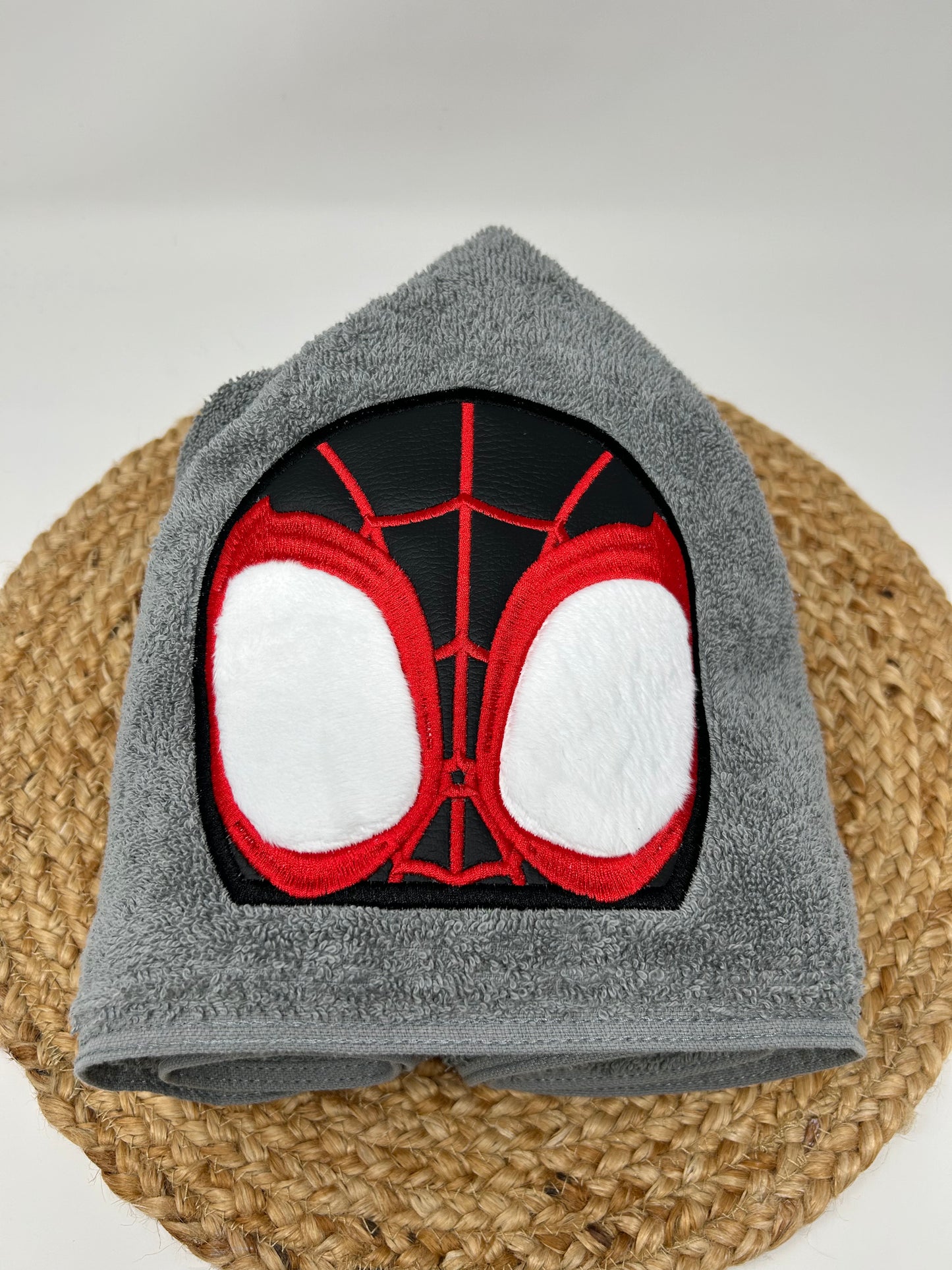 Hooded Towel | Black Spider