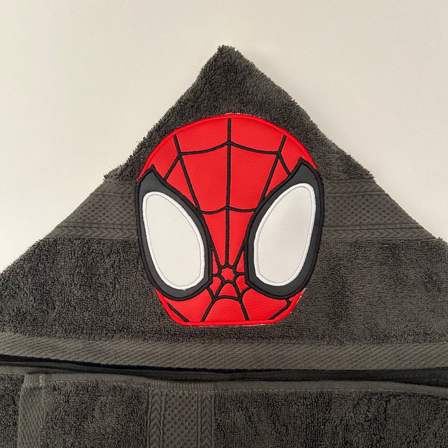 Hooded Towel | Charcoal Spider